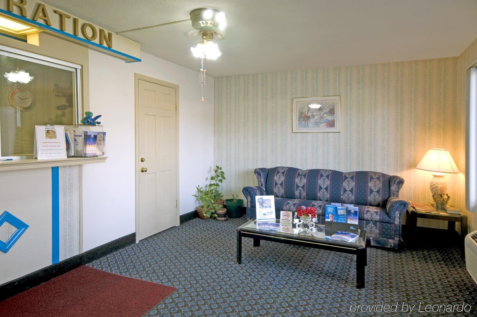 Americas Best Value Inn - Roxboro Интерьер фото